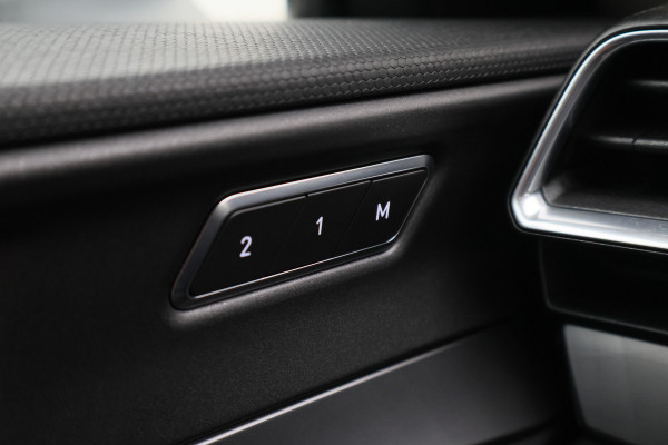 Lynk & Co 01 1.5 Plug-in Hybrid 360° Camera, Panoramadak, Apple Carplay, ACC, Keyless, LED, 20''