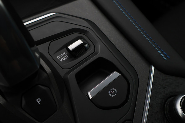 Lynk & Co 01 1.5 Plug-in Hybrid 360° Camera, Panoramadak, Apple Carplay, ACC, Keyless, LED, 20''