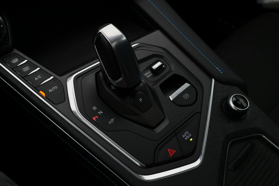 Lynk & Co 01 1.5 Plug-in Hybrid 360° Camera, Panoramadak, Apple Carplay, ACC, Keyless, LED, 20''