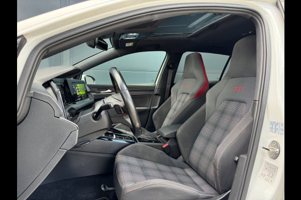 Volkswagen Golf 2.0 TSI GTI / PANO / SFEER / KEYLESS / CARPLAY / FLIPPERS / CLIMATE / ADAPTIEVE CRUISE / DAB+ / PRIVACY GLASS !