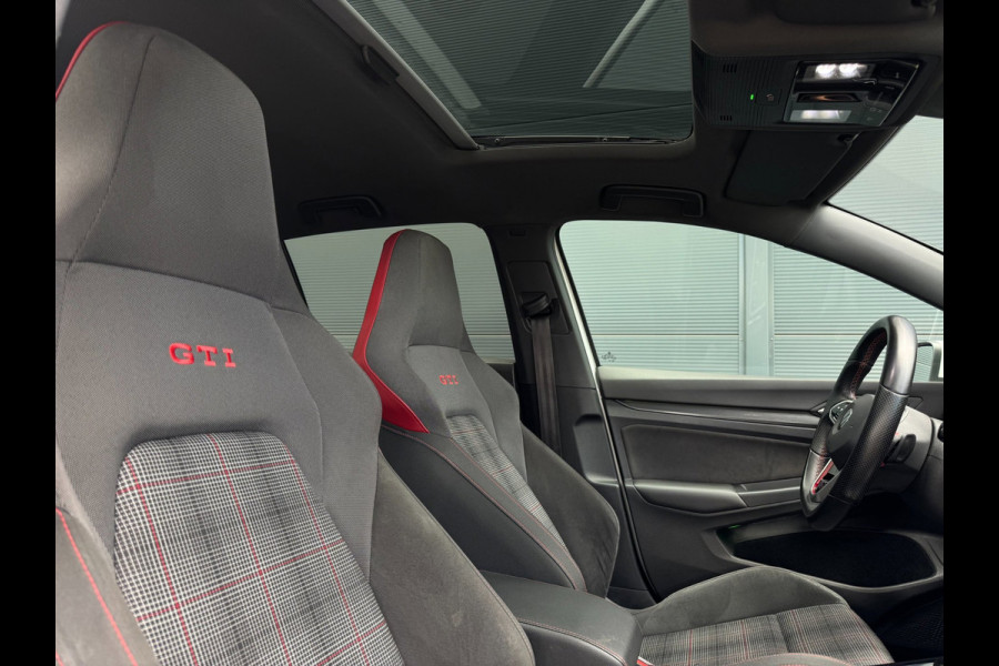 Volkswagen Golf 2.0 TSI GTI / PANO / SFEER / KEYLESS / CARPLAY / FLIPPERS / CLIMATE / ADAPTIEVE CRUISE / DAB+ / PRIVACY GLASS !