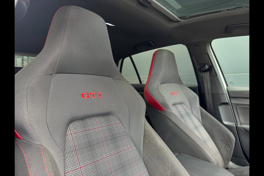 Volkswagen Golf 2.0 TSI GTI / PANO / SFEER / KEYLESS / CARPLAY / FLIPPERS / CLIMATE / ADAPTIEVE CRUISE / DAB+ / PRIVACY GLASS !
