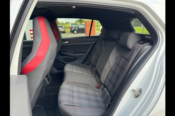 Volkswagen Golf 2.0 TSI GTI / PANO / SFEER / KEYLESS / CARPLAY / FLIPPERS / CLIMATE / ADAPTIEVE CRUISE / DAB+ / PRIVACY GLASS !