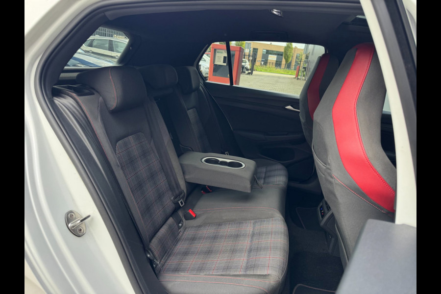Volkswagen Golf 2.0 TSI GTI / PANO / SFEER / KEYLESS / CARPLAY / FLIPPERS / CLIMATE / ADAPTIEVE CRUISE / DAB+ / PRIVACY GLASS !
