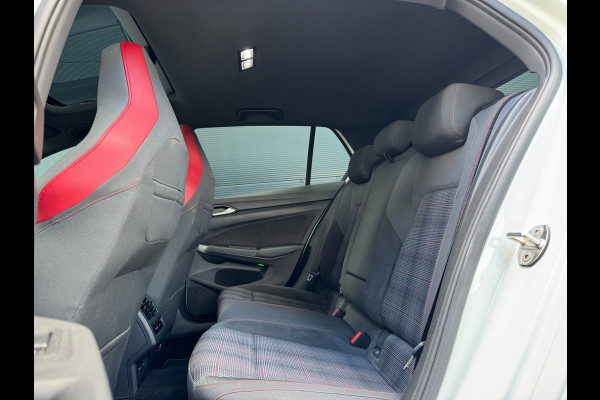 Volkswagen Golf 2.0 TSI GTI / PANO / SFEER / KEYLESS / CARPLAY / FLIPPERS / CLIMATE / ADAPTIEVE CRUISE / DAB+ / PRIVACY GLASS !