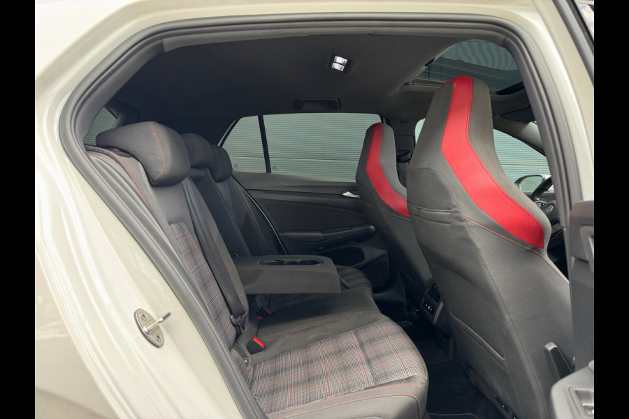 Volkswagen Golf 2.0 TSI GTI / PANO / SFEER / KEYLESS / CARPLAY / FLIPPERS / CLIMATE / ADAPTIEVE CRUISE / DAB+ / PRIVACY GLASS !