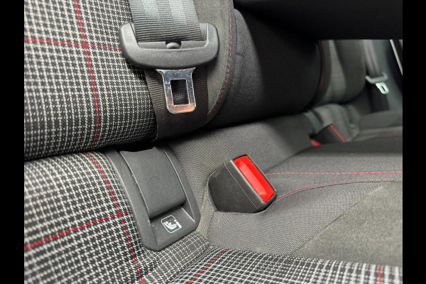 Volkswagen Golf 2.0 TSI GTI / PANO / SFEER / KEYLESS / CARPLAY / FLIPPERS / CLIMATE / ADAPTIEVE CRUISE / DAB+ / PRIVACY GLASS !
