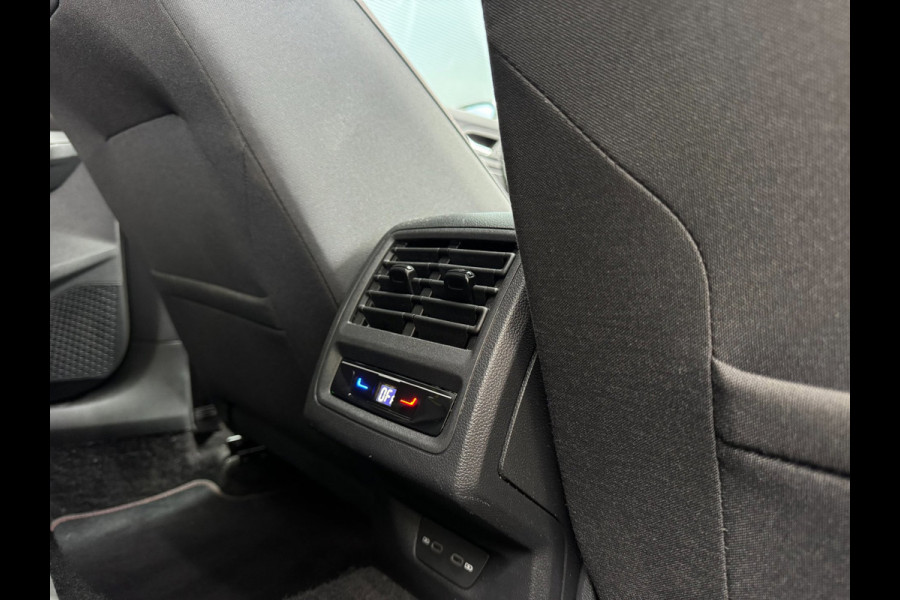 Volkswagen Golf 2.0 TSI GTI / PANO / SFEER / KEYLESS / CARPLAY / FLIPPERS / CLIMATE / ADAPTIEVE CRUISE / DAB+ / PRIVACY GLASS !
