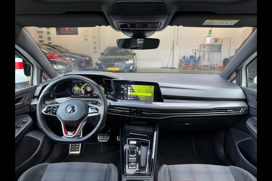 Volkswagen Golf 2.0 TSI GTI / PANO / SFEER / KEYLESS / CARPLAY / FLIPPERS / CLIMATE / ADAPTIEVE CRUISE / DAB+ / PRIVACY GLASS !