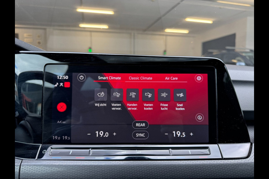 Volkswagen Golf 2.0 TSI GTI / PANO / SFEER / KEYLESS / CARPLAY / FLIPPERS / CLIMATE / ADAPTIEVE CRUISE / DAB+ / PRIVACY GLASS !