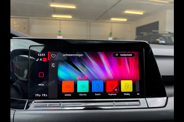 Volkswagen Golf 2.0 TSI GTI / PANO / SFEER / KEYLESS / CARPLAY / FLIPPERS / CLIMATE / ADAPTIEVE CRUISE / DAB+ / PRIVACY GLASS !