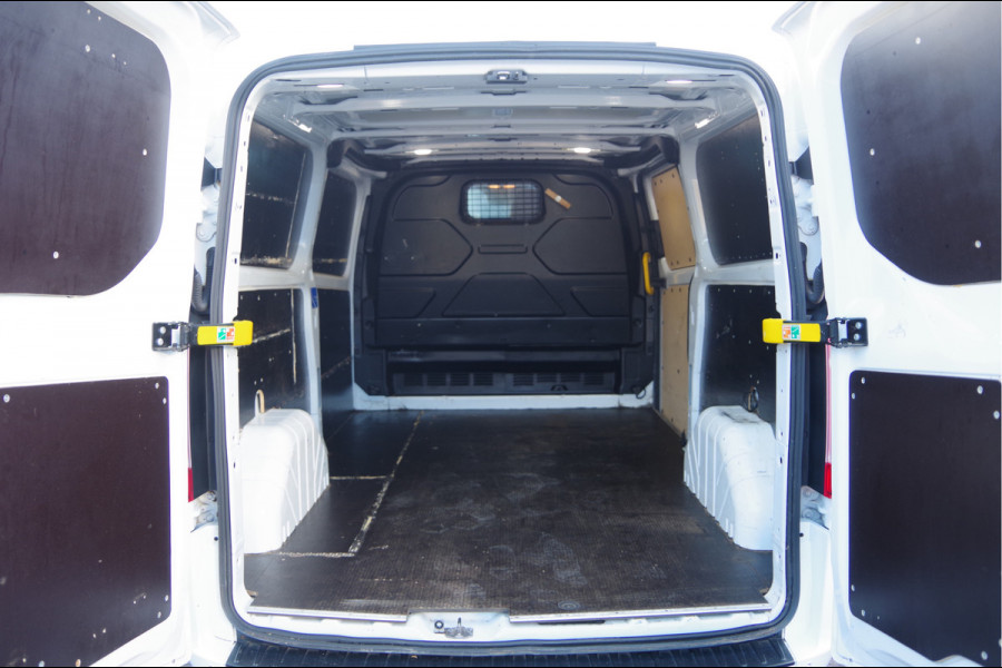 Ford Transit Custom 300 2.0 TDCI L2 3-ZITS, 170PK, 2800KG TREKHAAK, STOELVERWARMING, CAMERA, NAVI, CRUISE, AIRCO, PARKEERSENSOREN, 17''