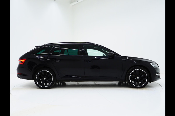 Škoda Superb Combi 1.4 TSI iV Sportline | Sportstoelen | Adaptive Cruise | Trekhaak | Keyless | Camera | Memory | Sfeerlicht