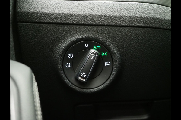Škoda Superb Combi 1.4 TSI iV Sportline | Sportstoelen | Adaptive Cruise | Trekhaak | Keyless | Camera | Memory | Sfeerlicht