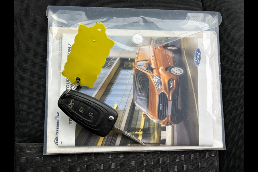 Ford Transit Custom 130pk Automaat L2H1 Trend Navigatie Camera Apple Carplay Trekhaak Cruise control Airco