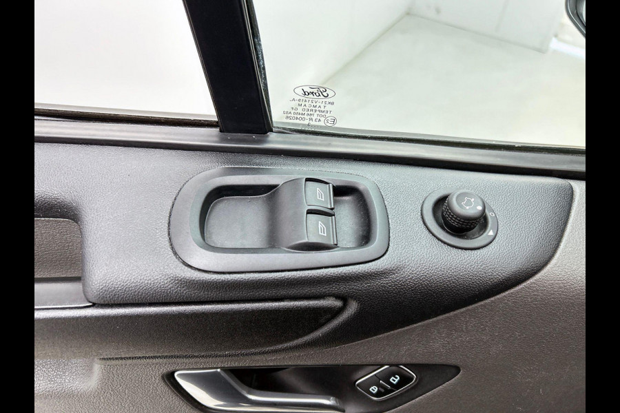 Ford Transit Custom 130pk Automaat L2H1 Trend Navigatie Camera Apple Carplay Trekhaak Cruise control Airco