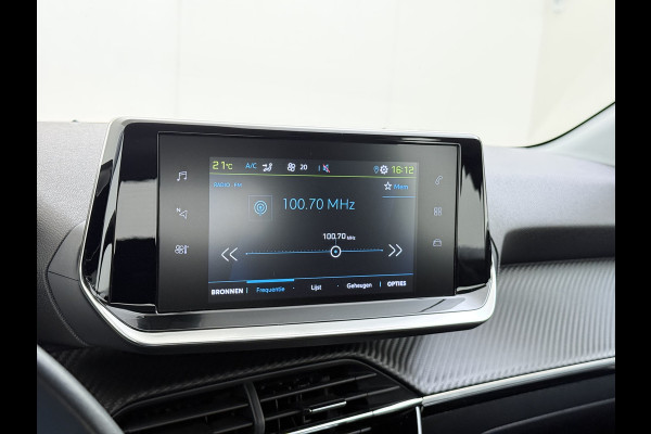Peugeot e-208 EV 5Drs Automaat Apple Carplay Android Auto Navi* Ecc Cruise Control Active 50kWh Isofix Led Regen-Lichtsensor Keyless Dealeronderhouden