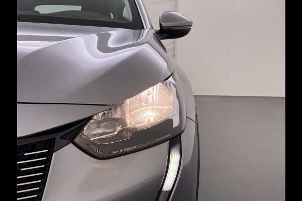 Peugeot e-208 EV 5Drs Automaat Apple Carplay Android Auto Navi* Ecc Cruise Control Active 50kWh Isofix Led Regen-Lichtsensor Keyless Dealeronderhouden