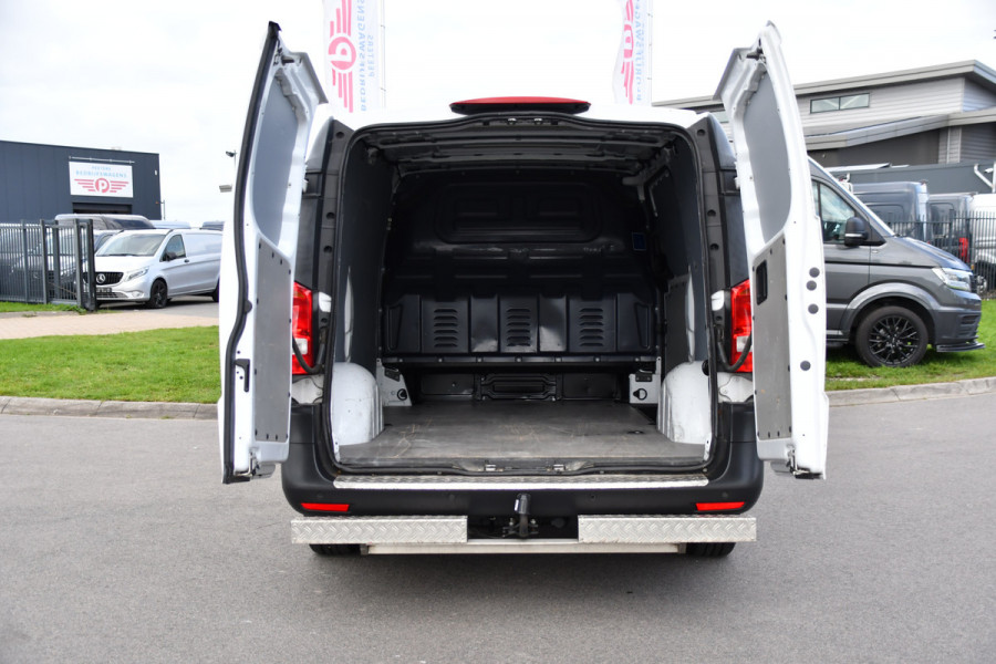 Mercedes-Benz Vito 111 CDI L2 Edition Camera, Cruise, Airco, 115pk, Multimedia, NAVI, Uniek!