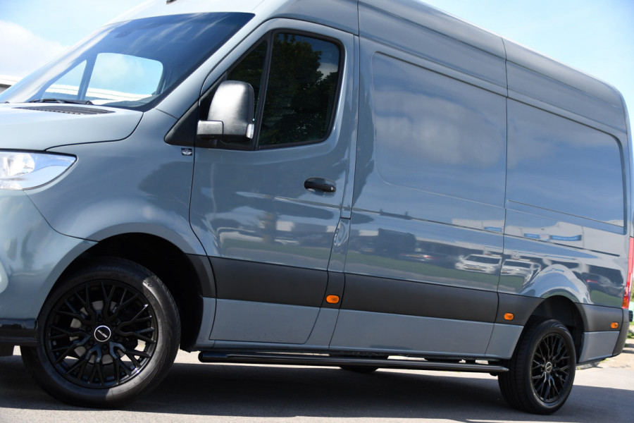 Mercedes-Benz Sprinter 319 V6 3.0 CDI L2H2 PB Edition Camera, Cruise, Carplay, Multimedia, Automaat, Geveerde stoel, 190pk, Trekhaak, Uniek!
