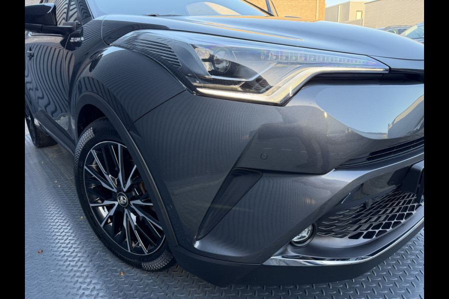 Toyota C-HR 1.8 Hybrid Executive Ultimate / Bi tone | Creme Leer | JBL | LED | Allseason banden | Rijklaar!!