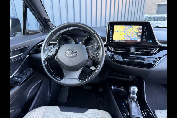 Toyota C-HR 1.8 Hybrid Executive Ultimate / Bi tone | Creme Leer | JBL | LED | Allseason banden | Rijklaar!!
