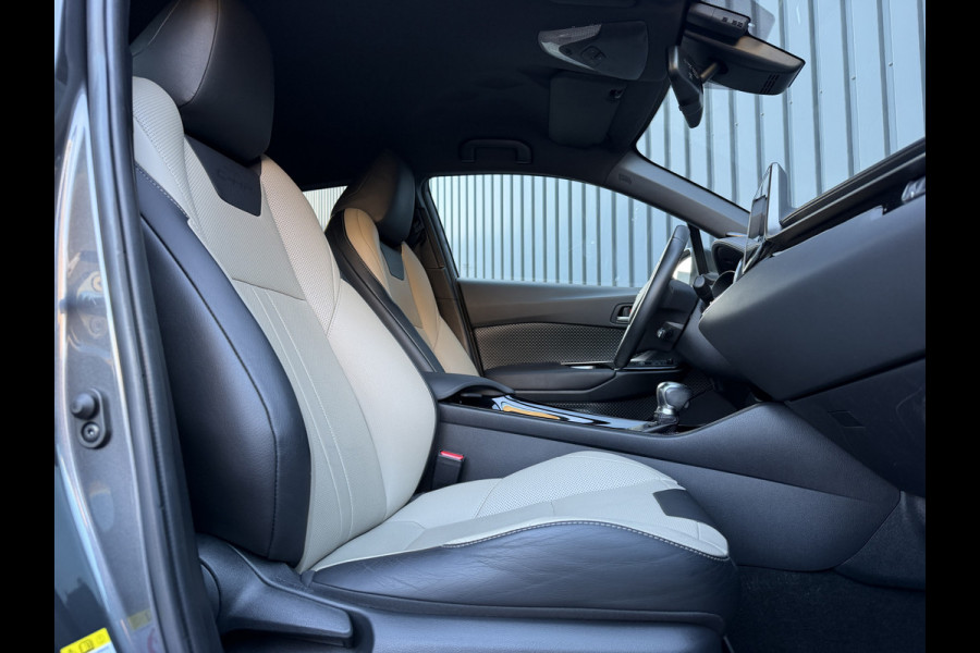 Toyota C-HR 1.8 Hybrid Executive Ultimate / Bi tone | Creme Leer | JBL | LED | Allseason banden | Rijklaar!!