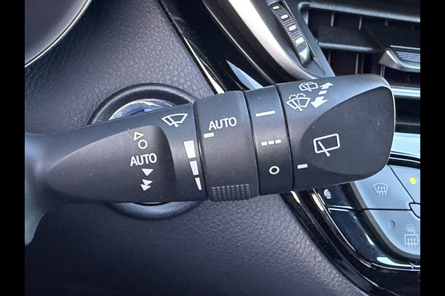 Toyota C-HR 1.8 Hybrid Executive Ultimate / Bi tone | Creme Leer | JBL | LED | Allseason banden | Rijklaar!!