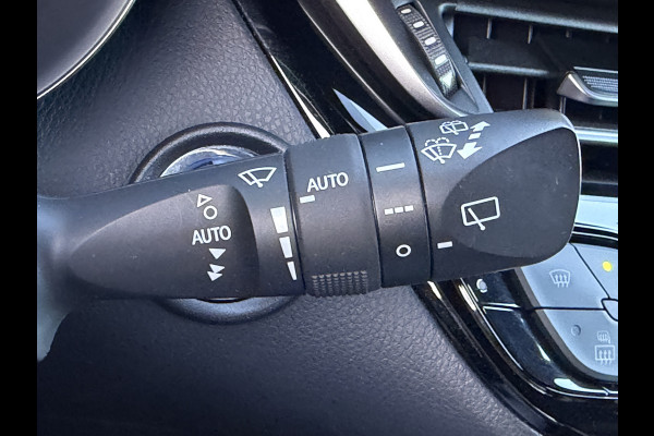Toyota C-HR 1.8 Hybrid Executive Ultimate / Bi tone | Creme Leer | JBL | LED | Allseason banden | Rijklaar!!