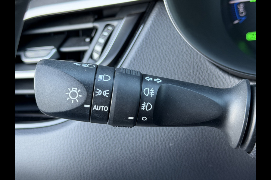 Toyota C-HR 1.8 Hybrid Executive Ultimate / Bi tone | Creme Leer | JBL | LED | Allseason banden | Rijklaar!!
