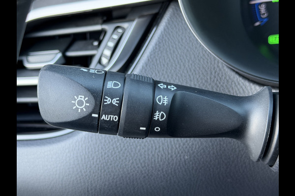 Toyota C-HR 1.8 Hybrid Executive Ultimate / Bi tone | Creme Leer | JBL | LED | Allseason banden | Rijklaar!!