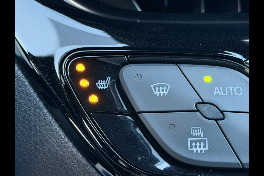 Toyota C-HR 1.8 Hybrid Executive Ultimate / Bi tone | Creme Leer | JBL | LED | Allseason banden | Rijklaar!!