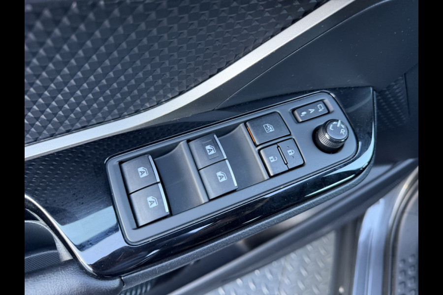 Toyota C-HR 1.8 Hybrid Executive Ultimate / Bi tone | Creme Leer | JBL | LED | Allseason banden | Rijklaar!!