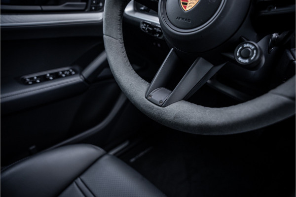Porsche Cayenne Coupé 3.0 E-Hybrid ** Sport Design ** Luchtvering ** 18-weg ** HUD ** BOSE ** Sportuitlaat ** Sport Chrono ** Matrix ** Achterasbesturing ** Panodak