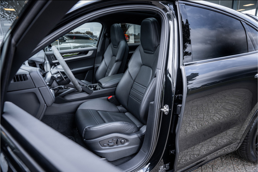 Porsche Cayenne Coupé 3.0 E-Hybrid ** Sport Design ** Luchtvering ** 18-weg ** HUD ** BOSE ** Sportuitlaat ** Sport Chrono ** Matrix ** Achterasbesturing ** Panodak