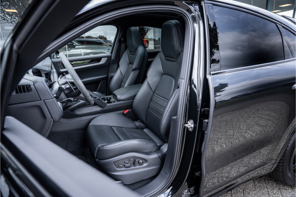 Porsche Cayenne Coupé 3.0 E-Hybrid ** Sport Design ** Luchtvering ** 18-weg ** HUD ** BOSE ** Sportuitlaat ** Sport Chrono ** Matrix ** Achterasbesturing ** Panodak