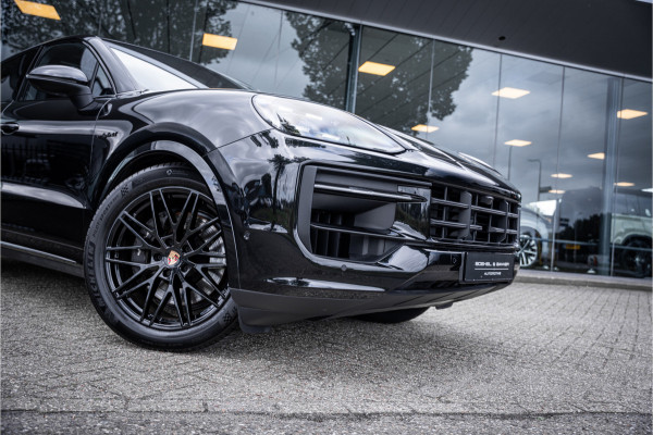 Porsche Cayenne Coupé 3.0 E-Hybrid ** Sport Design ** Luchtvering ** 18-weg ** HUD ** BOSE ** Sportuitlaat ** Sport Chrono ** Matrix ** Achterasbesturing ** Panodak