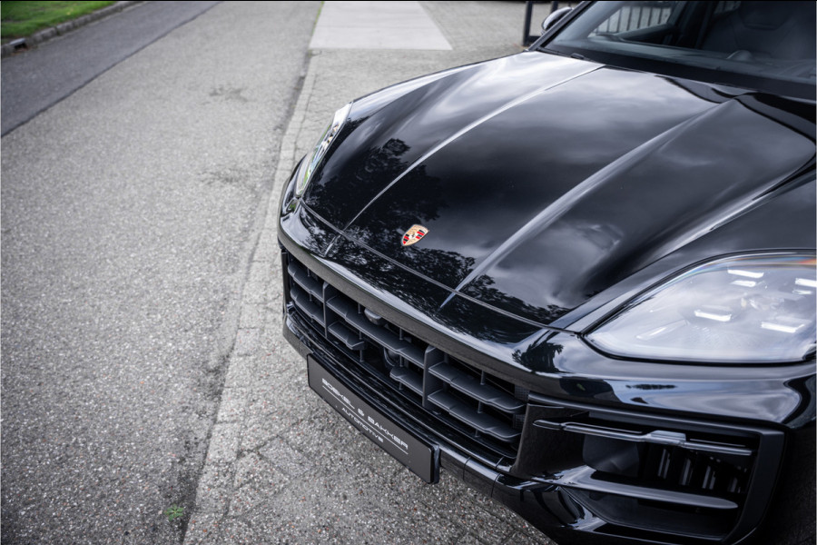 Porsche Cayenne Coupé 3.0 E-Hybrid ** Sport Design ** Luchtvering ** 18-weg ** HUD ** BOSE ** Sportuitlaat ** Sport Chrono ** Matrix ** Achterasbesturing ** Panodak