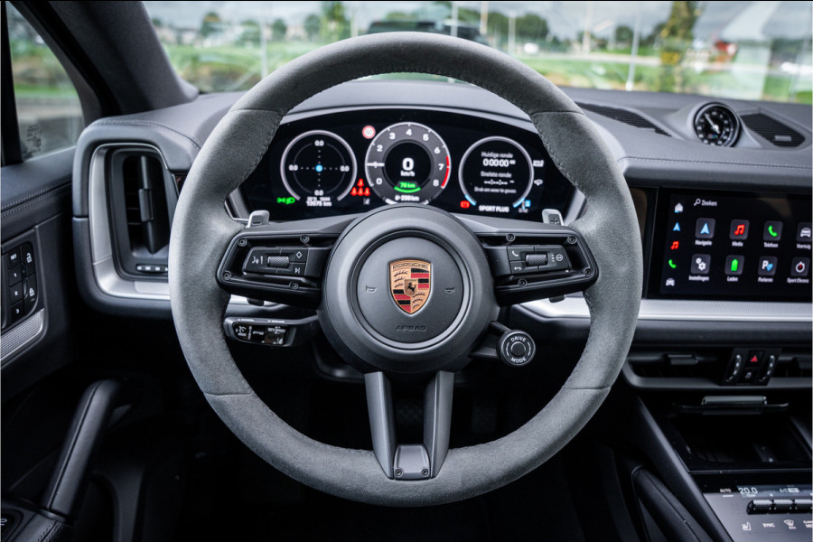 Porsche Cayenne Coupé 3.0 E-Hybrid ** Sport Design ** Luchtvering ** 18-weg ** HUD ** BOSE ** Sportuitlaat ** Sport Chrono ** Matrix ** Achterasbesturing ** Panodak