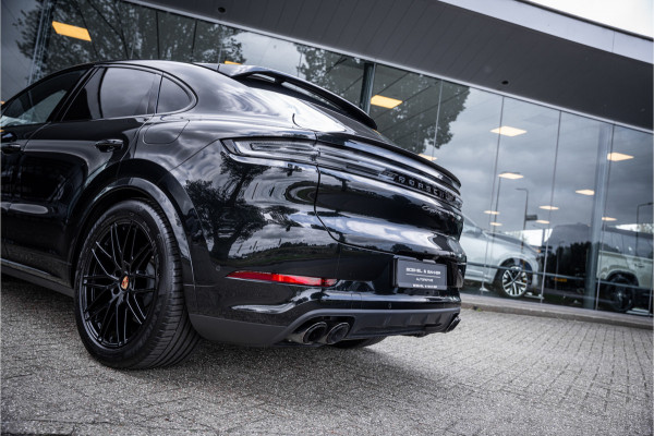 Porsche Cayenne Coupé 3.0 E-Hybrid ** Sport Design ** Luchtvering ** 18-weg ** HUD ** BOSE ** Sportuitlaat ** Sport Chrono ** Matrix ** Achterasbesturing ** Panodak