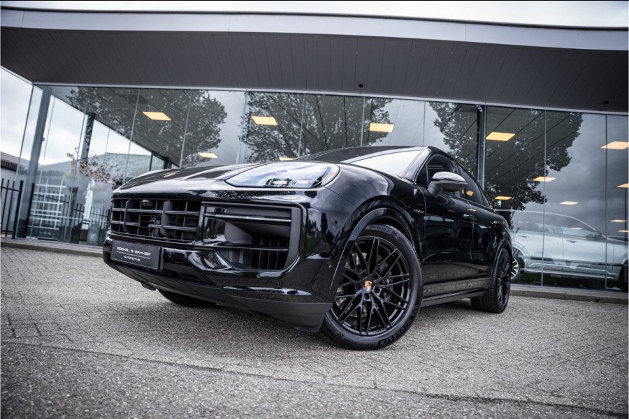 Porsche Cayenne Coupé 3.0 E-Hybrid ** Sport Design ** Luchtvering ** 18-weg ** HUD ** BOSE ** Sportuitlaat ** Sport Chrono ** Matrix ** Achterasbesturing ** Panodak