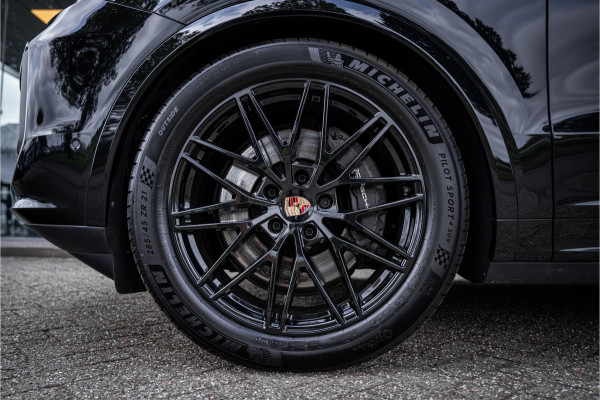 Porsche Cayenne Coupé 3.0 E-Hybrid ** Sport Design ** Luchtvering ** 18-weg ** HUD ** BOSE ** Sportuitlaat ** Sport Chrono ** Matrix ** Achterasbesturing ** Panodak