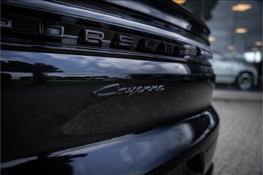 Porsche Cayenne Coupé 3.0 E-Hybrid ** Sport Design ** Luchtvering ** 18-weg ** HUD ** BOSE ** Sportuitlaat ** Sport Chrono ** Matrix ** Achterasbesturing ** Panodak