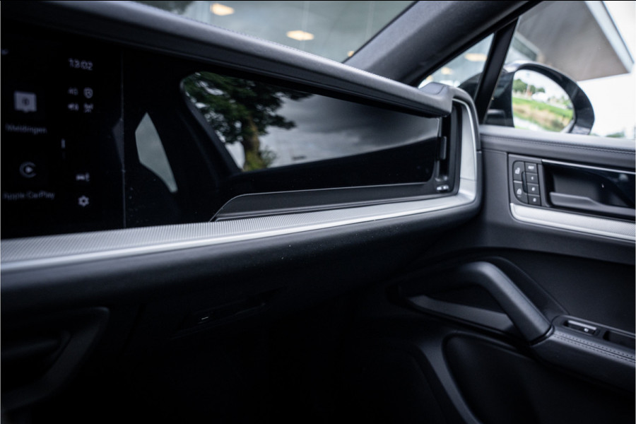 Porsche Cayenne Coupé 3.0 E-Hybrid ** Sport Design ** Luchtvering ** 18-weg ** HUD ** BOSE ** Sportuitlaat ** Sport Chrono ** Matrix ** Achterasbesturing ** Panodak