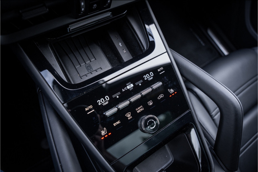 Porsche Cayenne Coupé 3.0 E-Hybrid ** Sport Design ** Luchtvering ** 18-weg ** HUD ** BOSE ** Sportuitlaat ** Sport Chrono ** Matrix ** Achterasbesturing ** Panodak