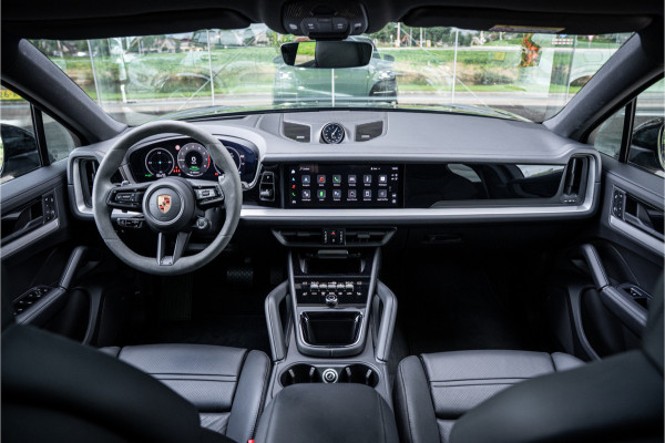 Porsche Cayenne Coupé 3.0 E-Hybrid ** Sport Design ** Luchtvering ** 18-weg ** HUD ** BOSE ** Sportuitlaat ** Sport Chrono ** Matrix ** Achterasbesturing ** Panodak
