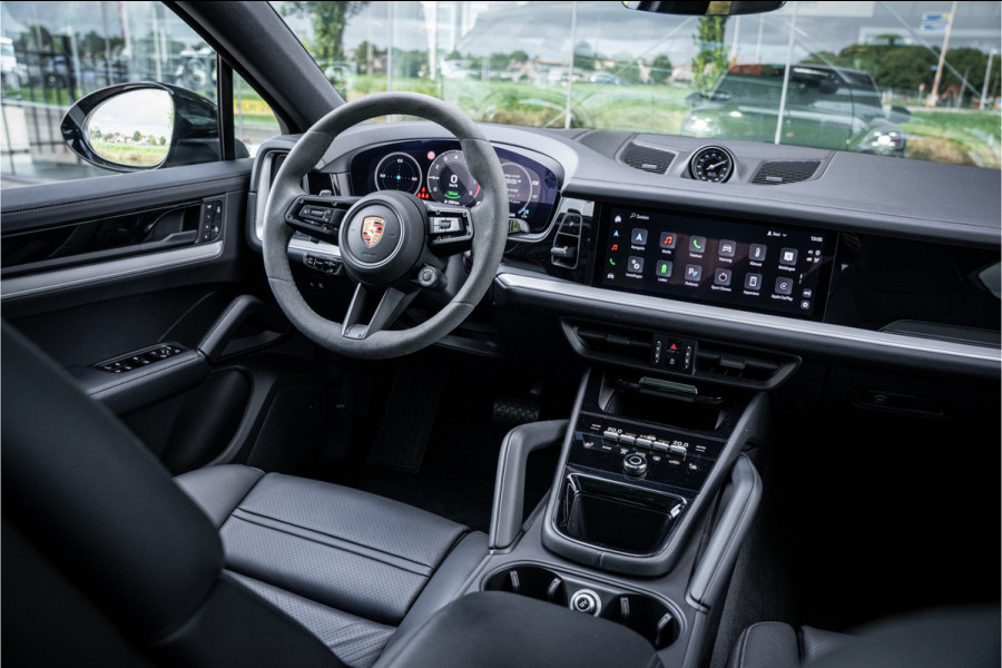 Porsche Cayenne Coupé 3.0 E-Hybrid ** Sport Design ** Luchtvering ** 18-weg ** HUD ** BOSE ** Sportuitlaat ** Sport Chrono ** Matrix ** Achterasbesturing ** Panodak