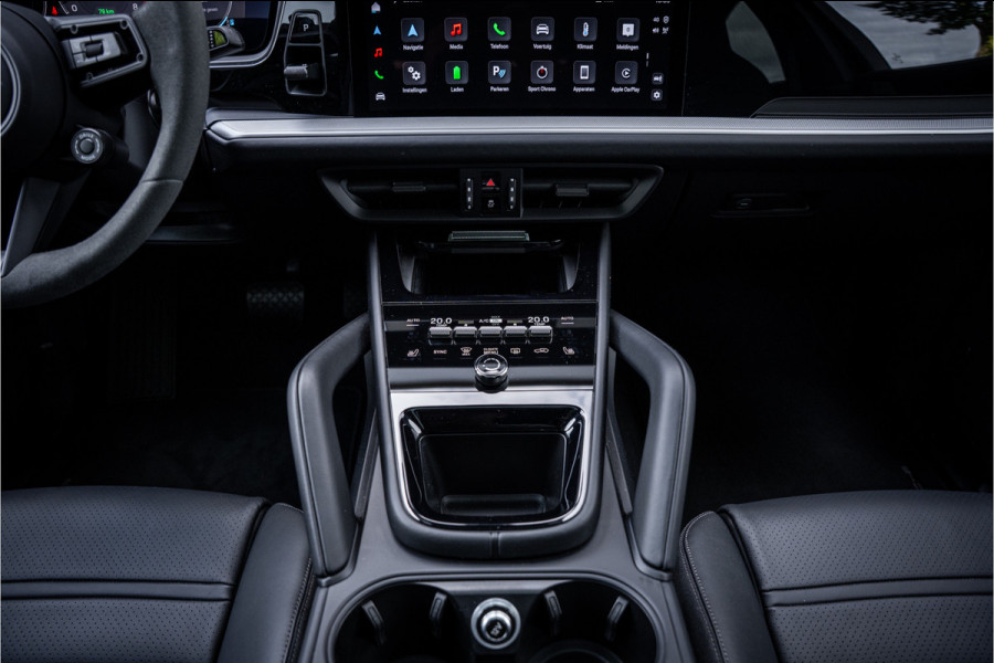 Porsche Cayenne Coupé 3.0 E-Hybrid ** Sport Design ** Luchtvering ** 18-weg ** HUD ** BOSE ** Sportuitlaat ** Sport Chrono ** Matrix ** Achterasbesturing ** Panodak