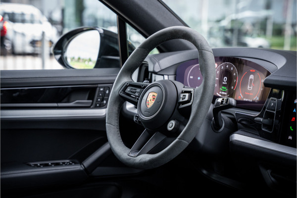 Porsche Cayenne Coupé 3.0 E-Hybrid ** Sport Design ** Luchtvering ** 18-weg ** HUD ** BOSE ** Sportuitlaat ** Sport Chrono ** Matrix ** Achterasbesturing ** Panodak