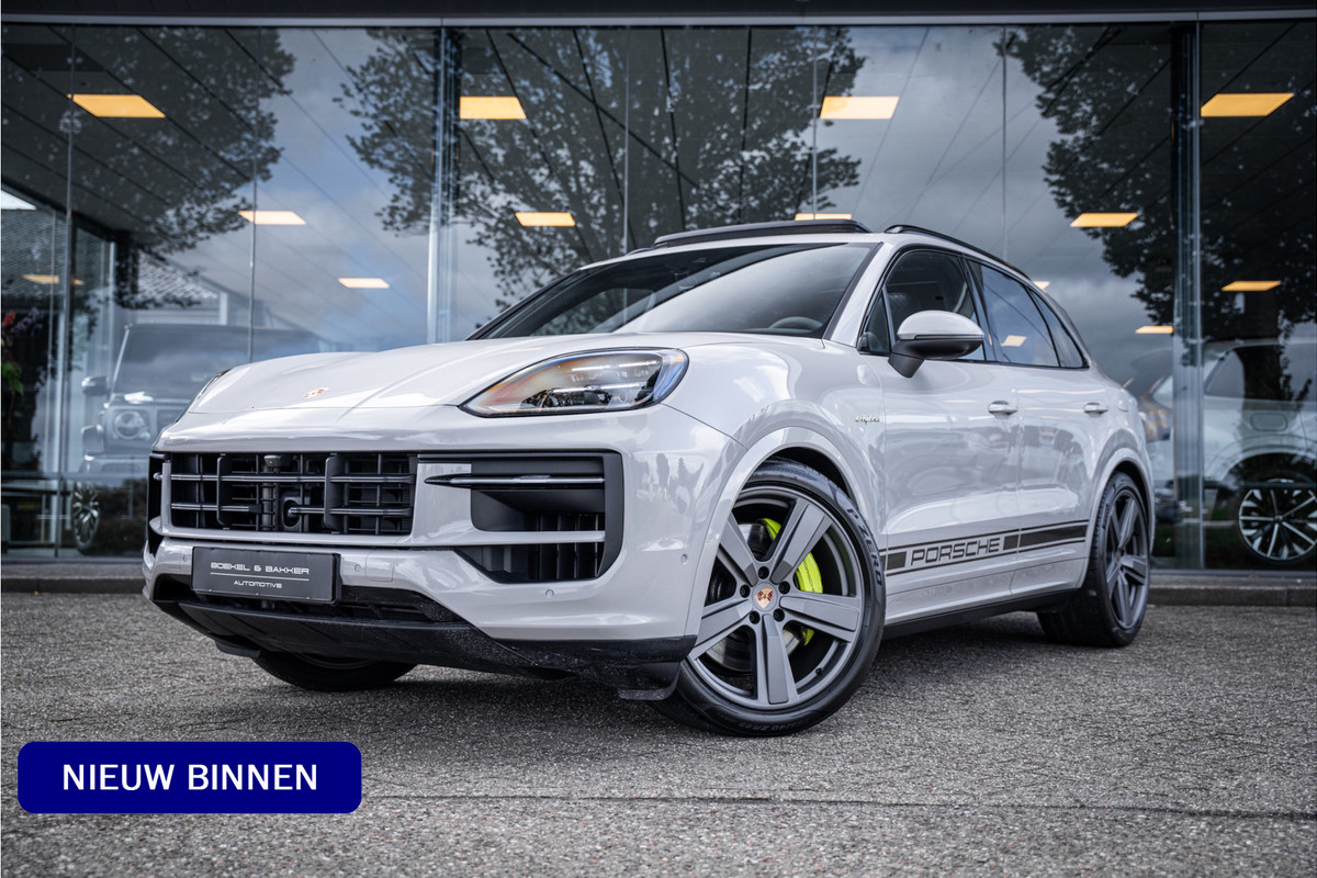 Porsche Cayenne 3.0 S E-Hybrid (519pk) ** Panodak ** Sport Design ** InnoDrive ** Trekhaak ** HUD ** PDLS+ ** 4-wielsturing ** BOSE ** Surround View ** Alcantara Hemel